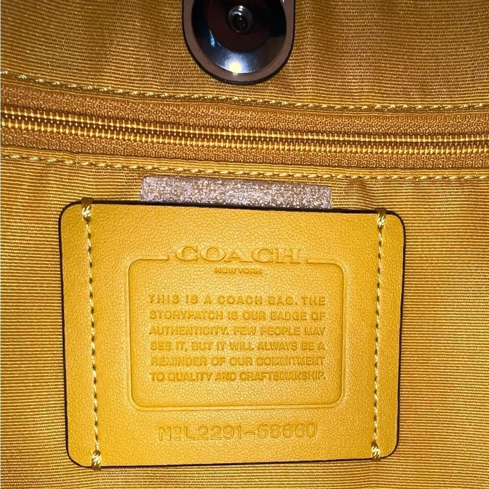 🔥🎁NWT! Coach DERBY Tote Handbag Pebble Leather Latte Msrp:$350.00 - Picture 8 of 9